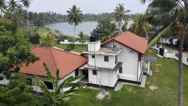 Acquabey Surf Villa Matara Eksteriør billede